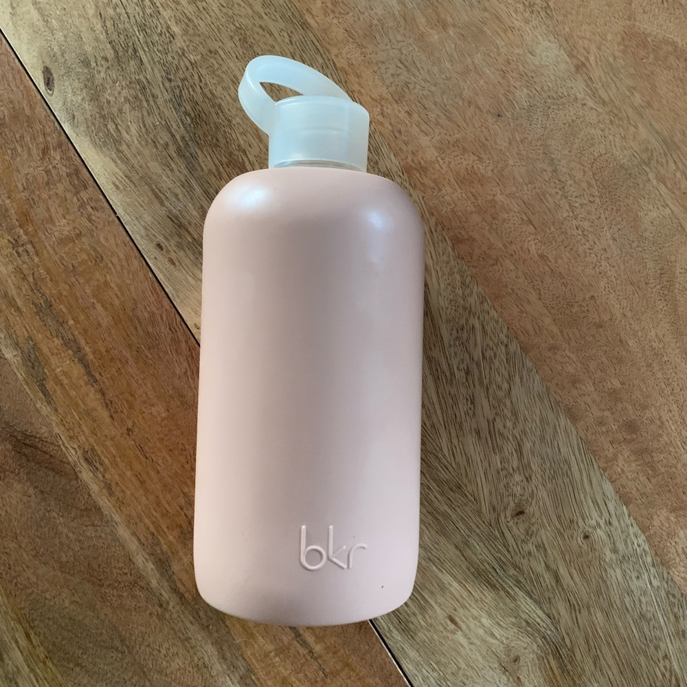 Tan 1 liter glass bkr water bottle